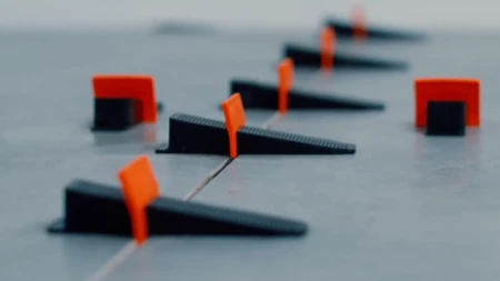 KLIPSY 1mm  800 sztuk do Poziomowania Płytek SOLID